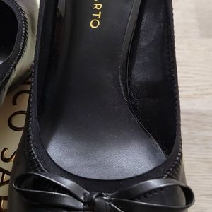 Black leather and patent leather women's size 9 shoes. Brand, FRANCO SARTO.